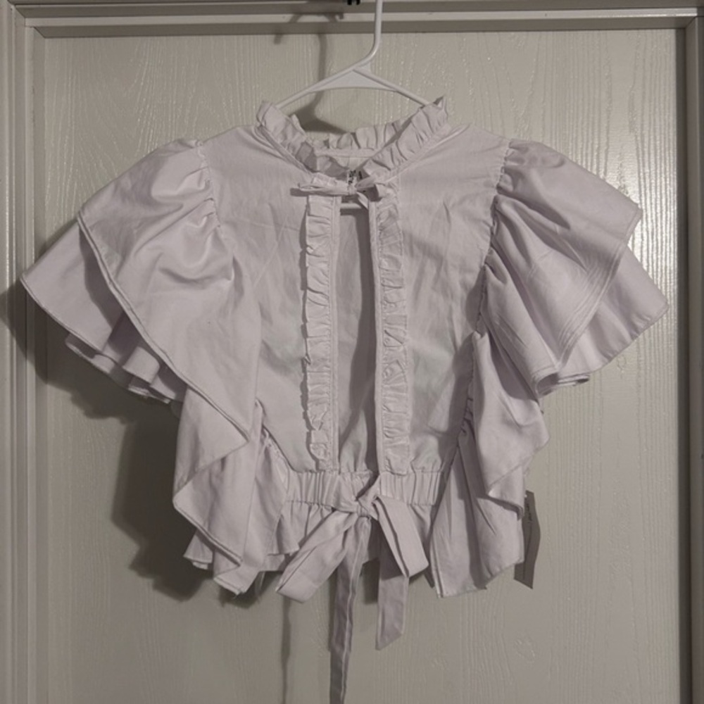 Truth NWT women’s ruffle short sleeve tie front blouse white small